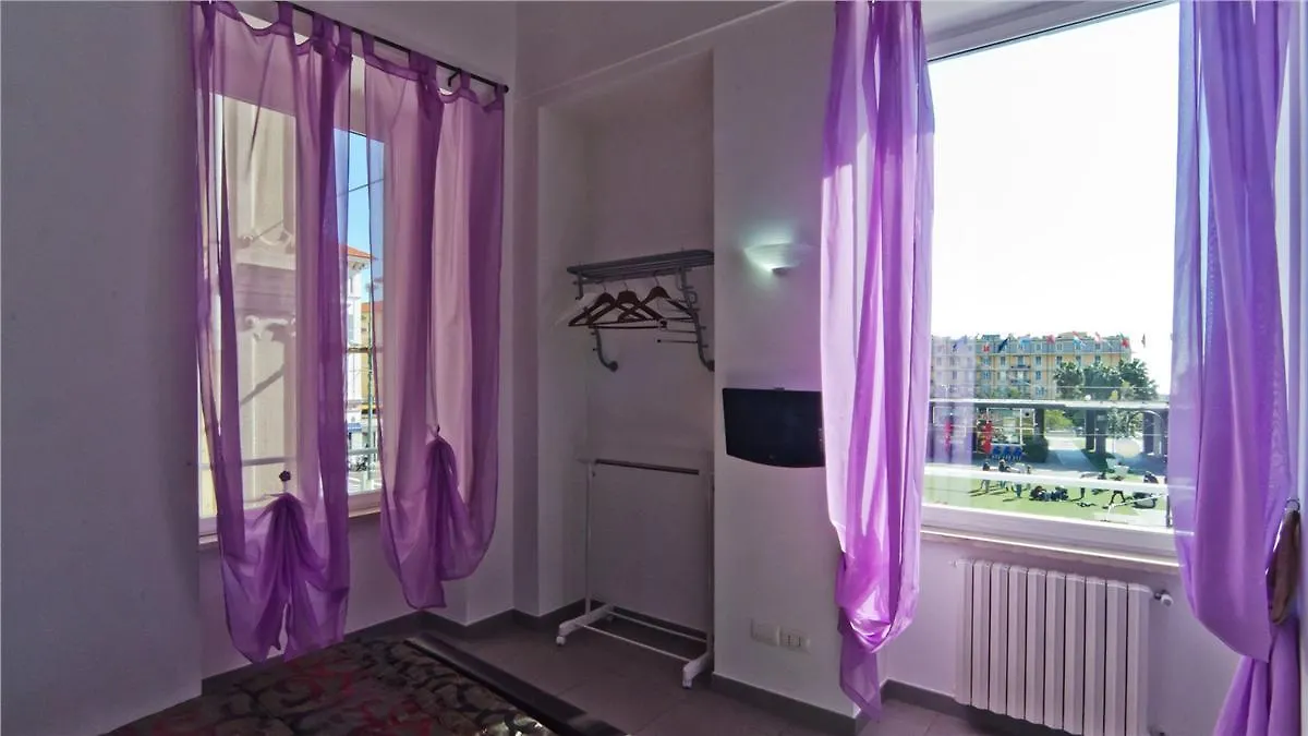 Affittacamere Hotel Londrino Sanremo