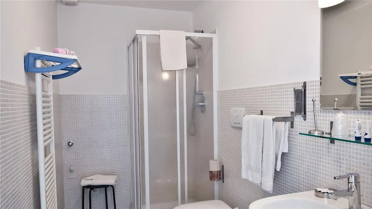 ** Affittacamere Hotel Londrino Sanremo Italia